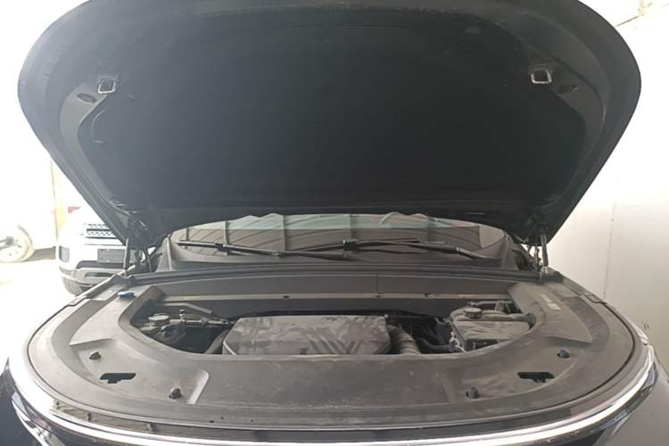 Used Li Auto L8 2024 Pro Model Engine Bay