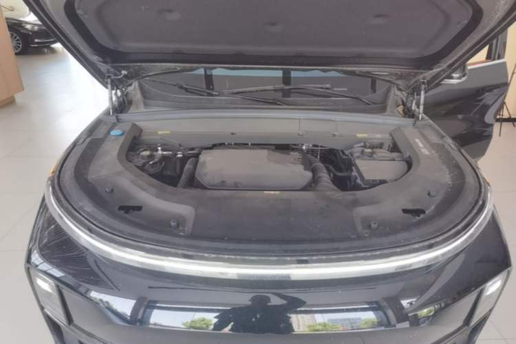 Used Li Auto L8 2024 Pro Model Engine Bay
