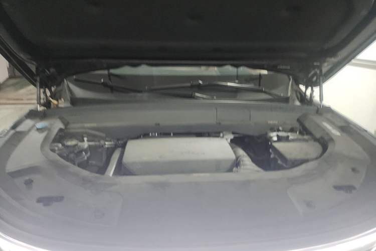Used Li Auto L8 2024 Ultra Model Engine Bay