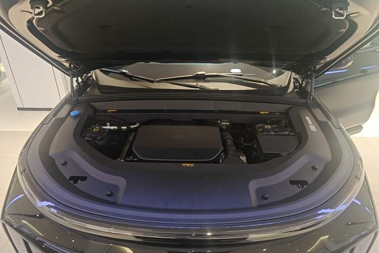 Used Li Auto L8 2024 Max Engine Bay
