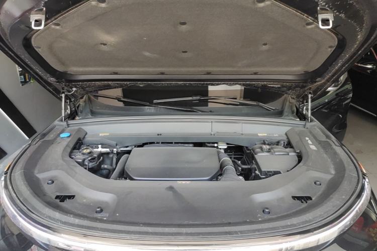 Used Li Auto L8 2024 Max Engine Bay
