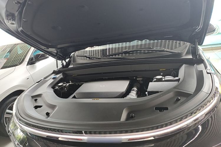 Used Li Auto L8 2024 Ultra Model Engine Bay