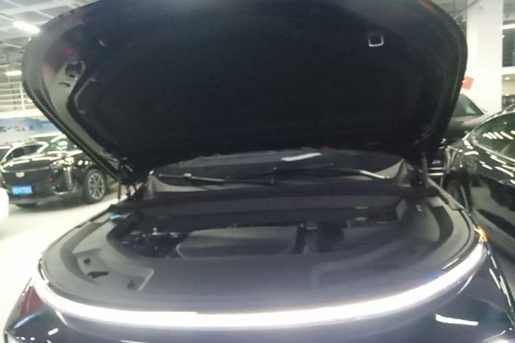 Used Li Auto L8 2024 Ultra Model Engine Bay