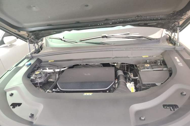 Used Li Auto L8 2024 Pro Model Engine Bay