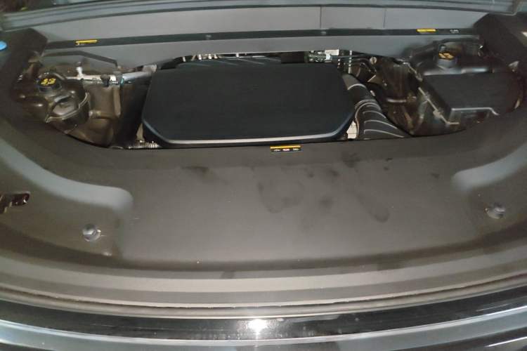 Used Li Auto L8 2024 Pro Model Engine Bay