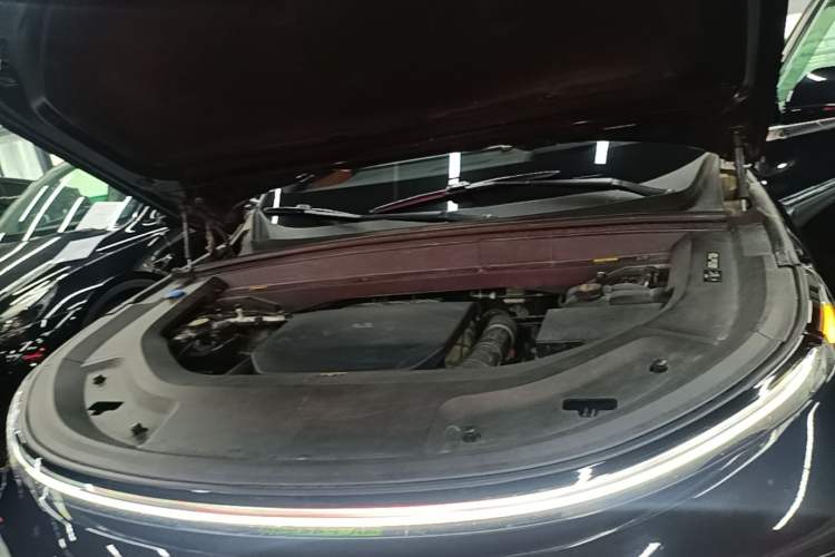 Used Li Auto L8 2024 Max Engine Bay