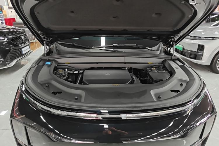 Used Li Auto L8 2024 Pro Model Engine Bay