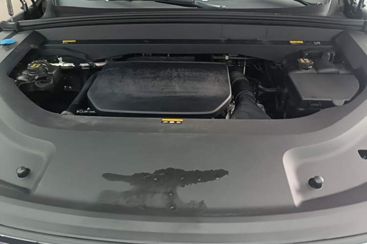 Used Li Auto L8 2024 Pro Model Engine Bay
