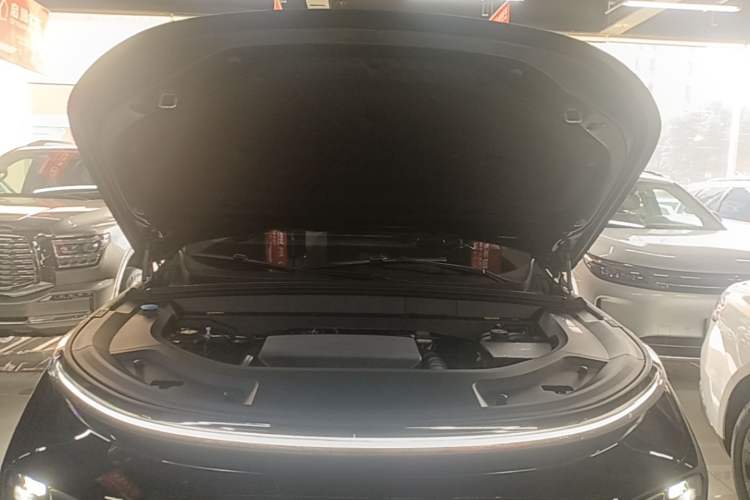 Used Li Auto L8 2024 Max Engine Bay