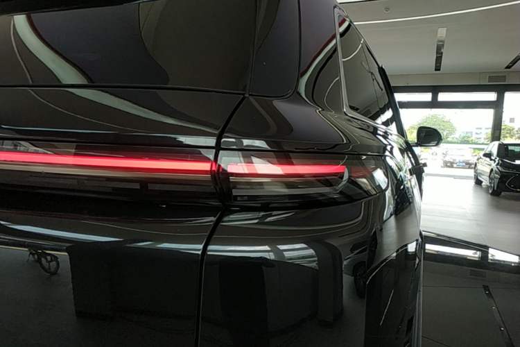 Used Li Auto L8 2024 Ultra Model Exterior 1
