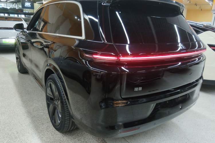 Used Li Auto L8 2024 Pro Model Exterior 2