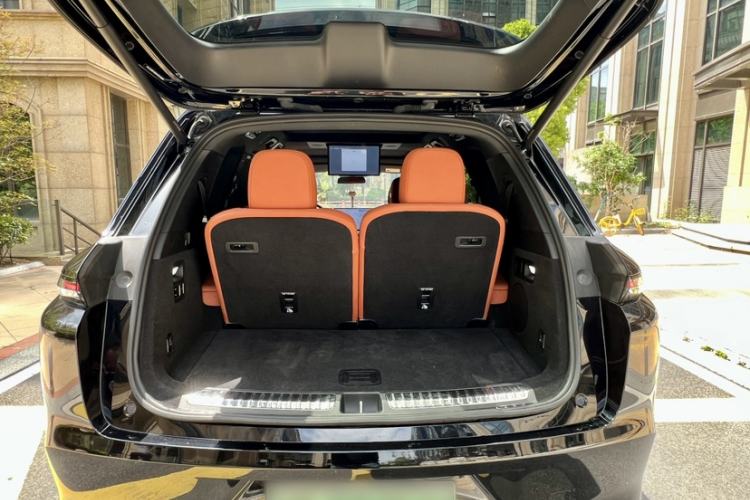Used Li Auto L8 2024 Ultra Model Exterior 2