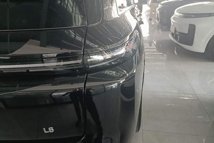 Used Li Auto L8 2024 Pro Model Exterior 3
