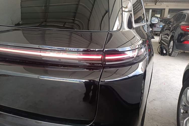 Used Li Auto L8 2024 Pro Model Exterior 3