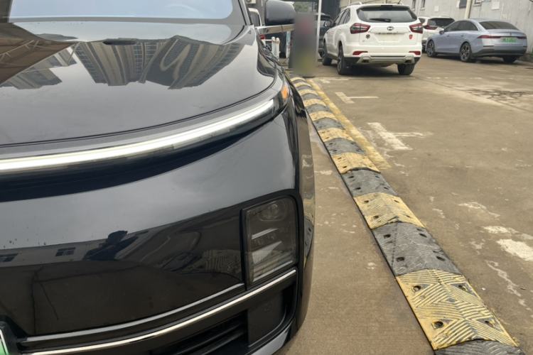 Used Li Auto L8 2024 Max Exterior 4