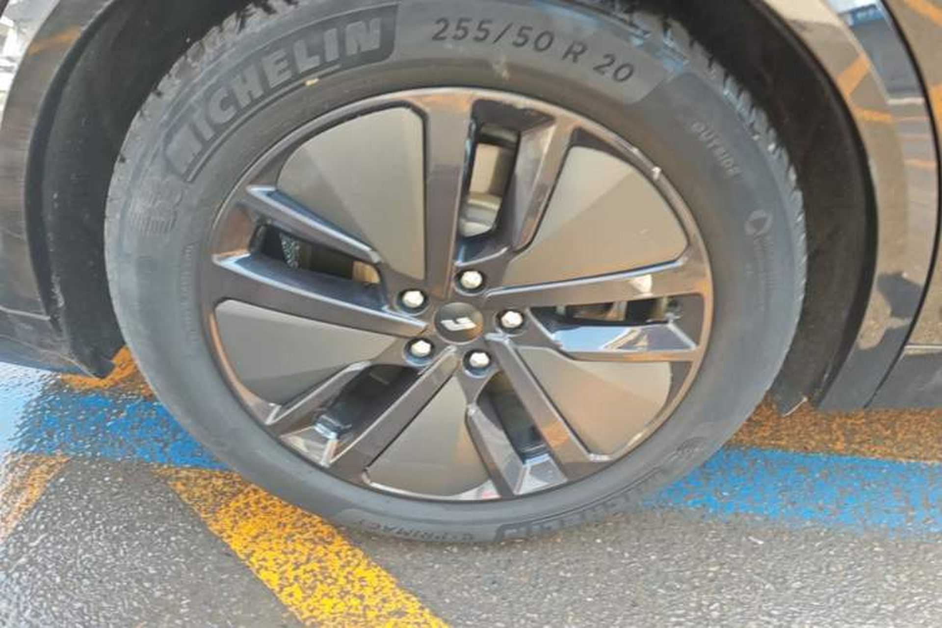 Used Li Auto L8 2024 Pro Model Exterior 5