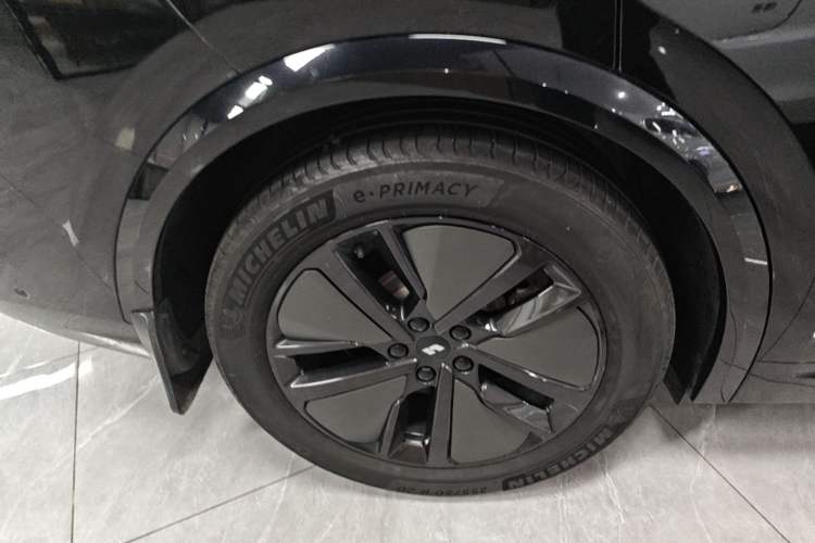 Used Li Auto L8 2024 Max Exterior 5