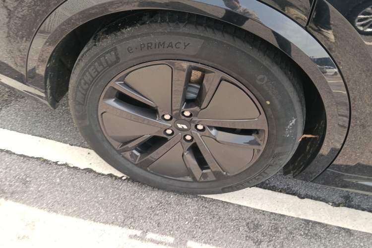 Used Li Auto L8 2024 Pro Model Exterior 5