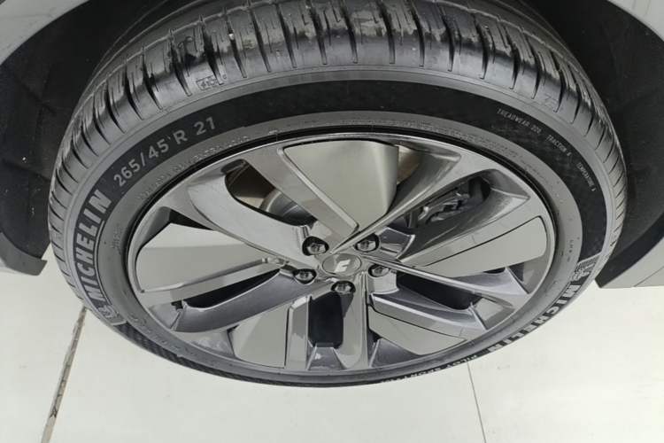 Used Li Auto L8 2024 Pro Model Exterior 5