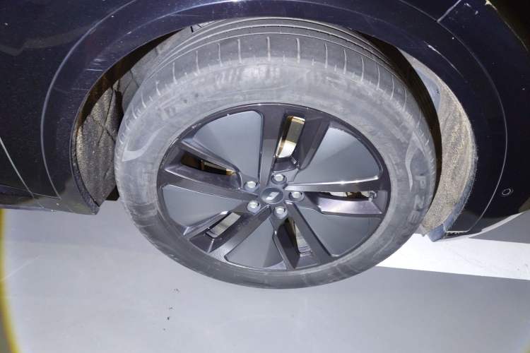 Used Li Auto L8 2024 Pro Model Exterior 7