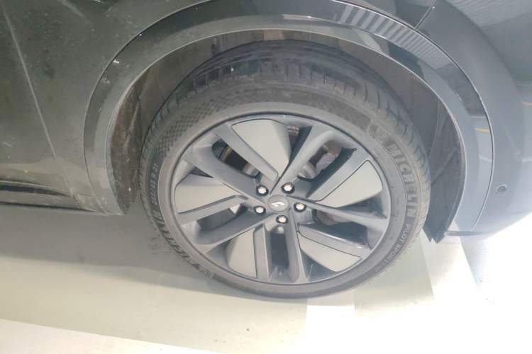 Used Li Auto L8 2024 Pro Model Exterior 7
