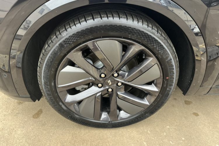 Used Li Auto L8 2024 Max Exterior 7