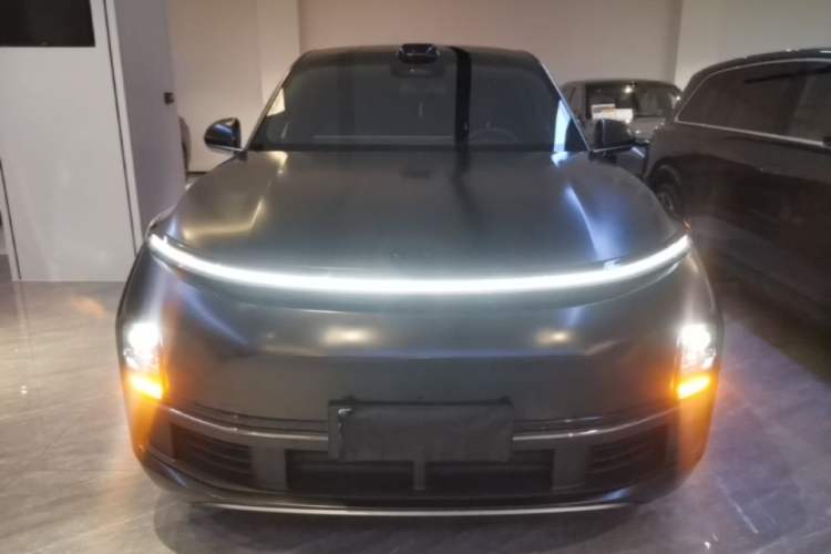Used Li Auto L8 2024 Ultra Model Front