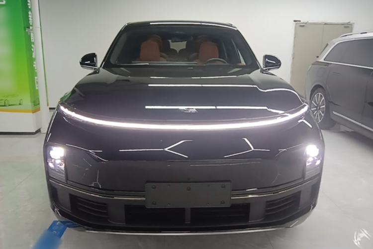Used Li Auto L8 2024 Pro Model Front