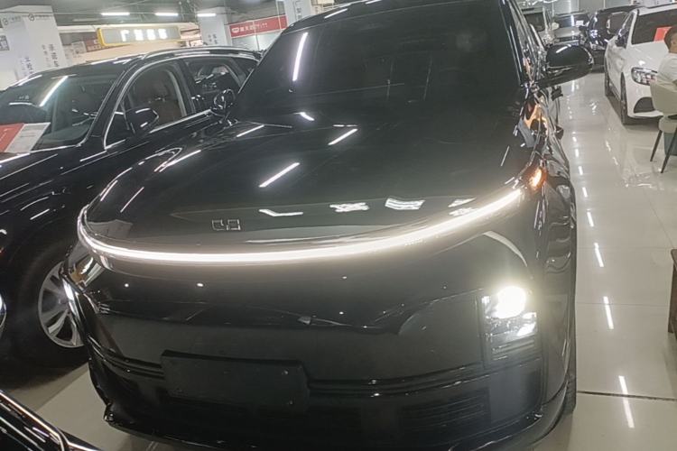Used Li Auto L8 2024 Pro Model Front
