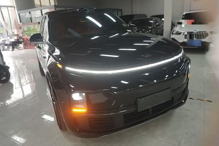 Used Li Auto L8 2024 Max Front Right 45 Deg