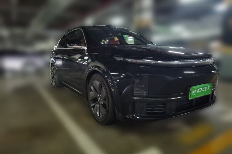 Used Li Auto L8  Front Right 45 Deg