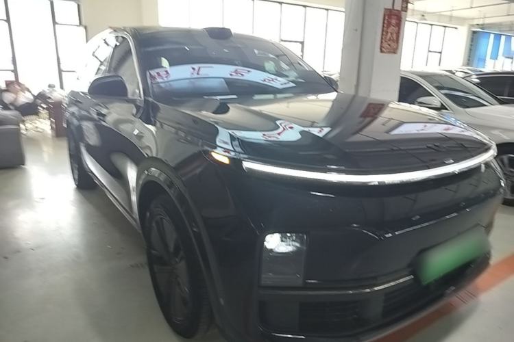 Used Li Auto L8 2024 Max Front Right 45 Deg
