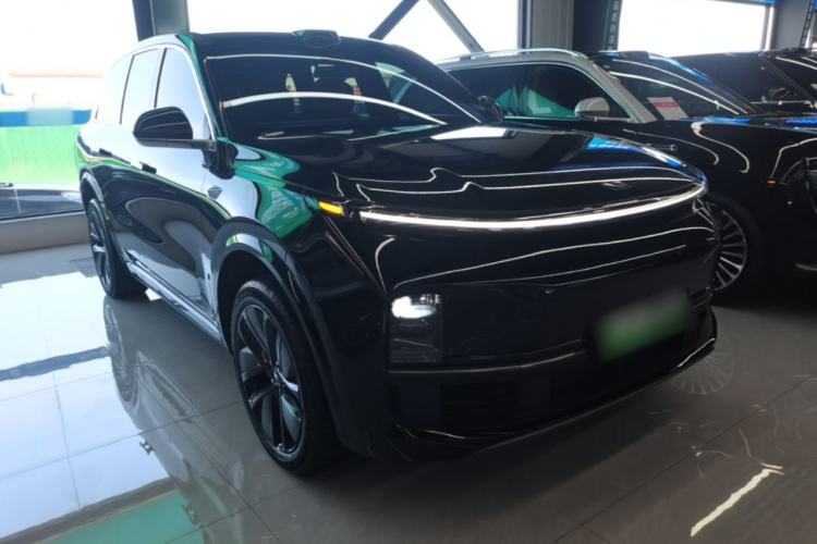 Used Li Auto L8 2024 Max Front Right 45 Deg