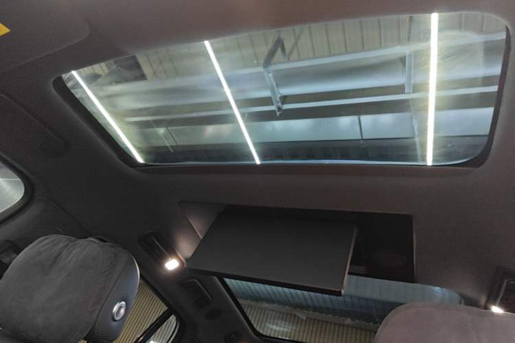 Used Li Auto L8 2024 Ultra Model Headliner