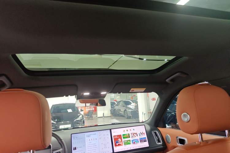 Used Li Auto L8 2024 Pro Model Headliner
