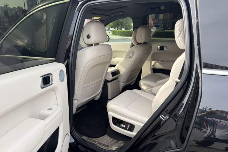 Used Li Auto L8 2024 Max Interior 1