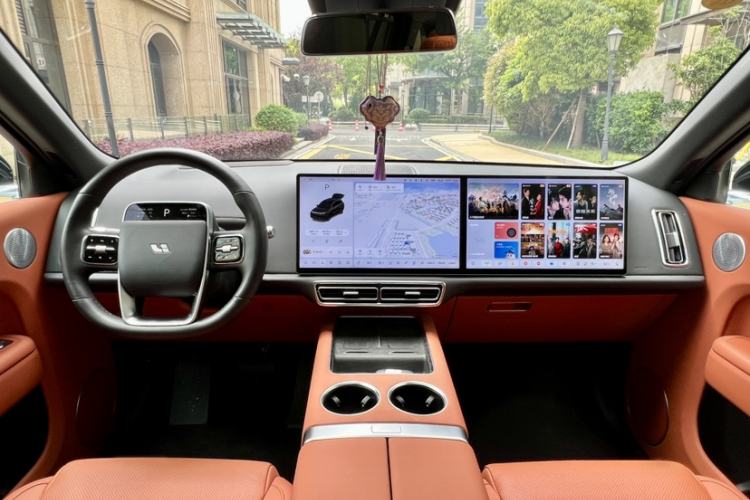 Used Li Auto L8 2024 Ultra Model Interior 1