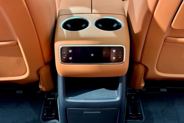 Used Li Auto L8 2024 Pro Model Interior 11
