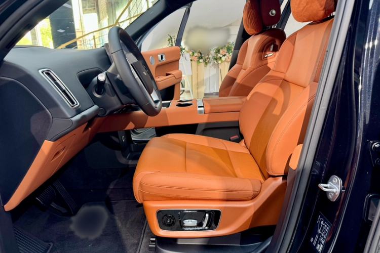 Used Li Auto L8 2024 Pro Model Interior 5