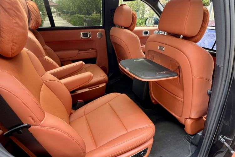 Used Li Auto L8 2024 Ultra Model Interior 5