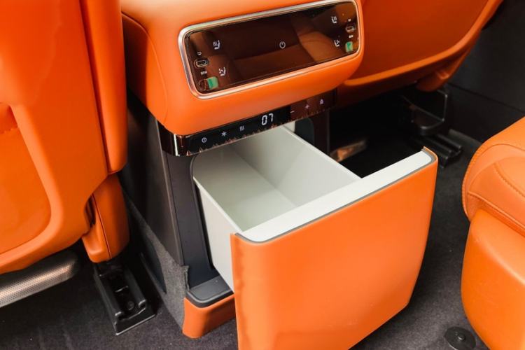 Used Li Auto L8 2024 Max Interior 7