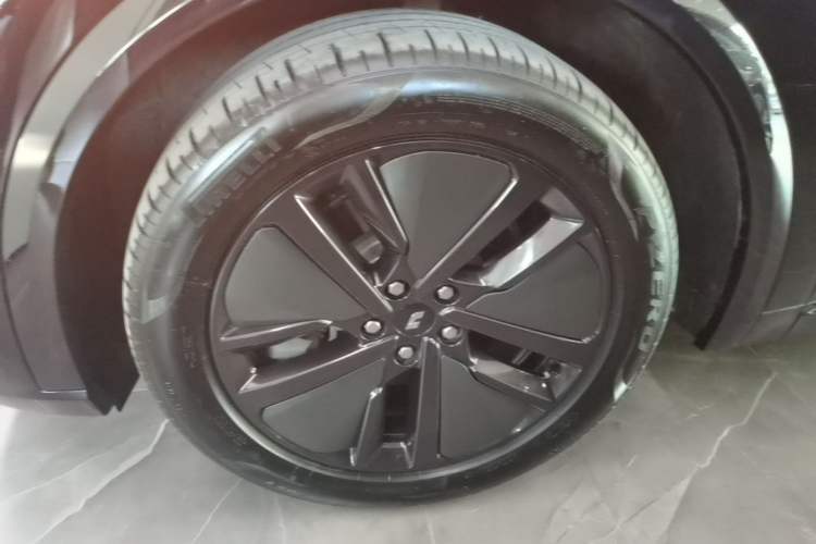 Used Li Auto L8 2024 Pro Model Left Front Wheel Hub