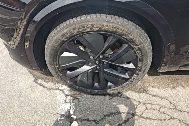 Used Li Auto L8 2024 Ultra Model Left Front Wheel Hub