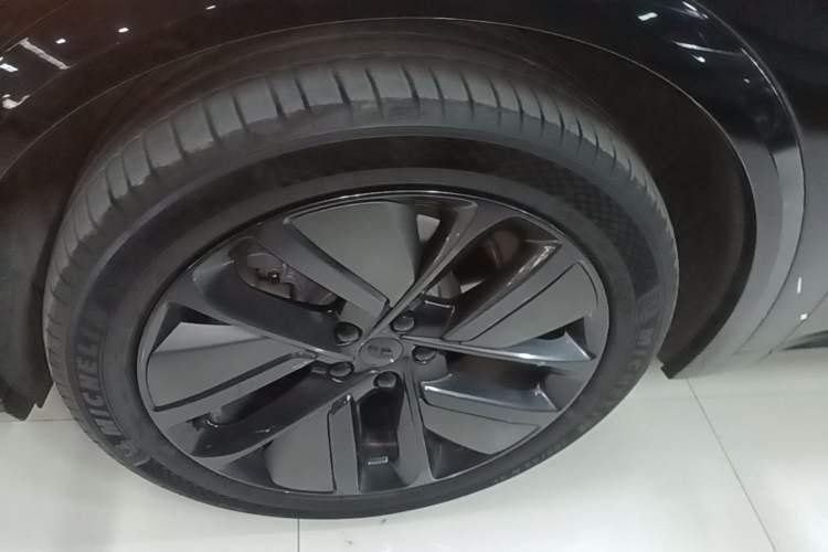 Used Li Auto L8 2024 Max Left Front Wheel Hub