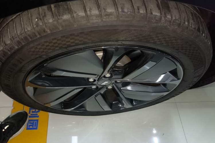 Used Li Auto L8 2024 Max Left Front Wheel Hub
