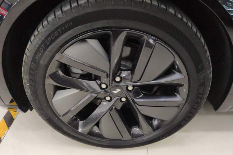 Used Li Auto L8 2024 Pro Model Left Front Wheel Hub
