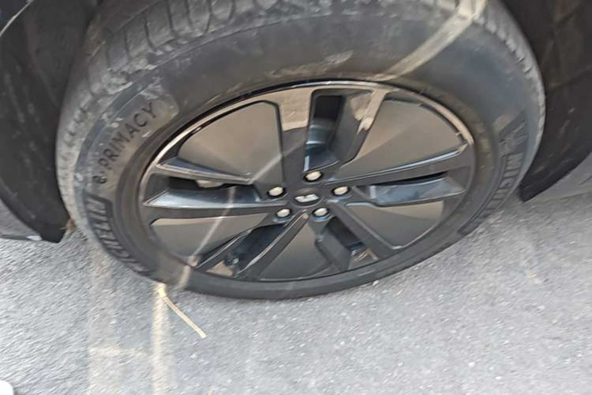 Used Li Auto L8 2024 Pro Model Left Front Wheel Hub