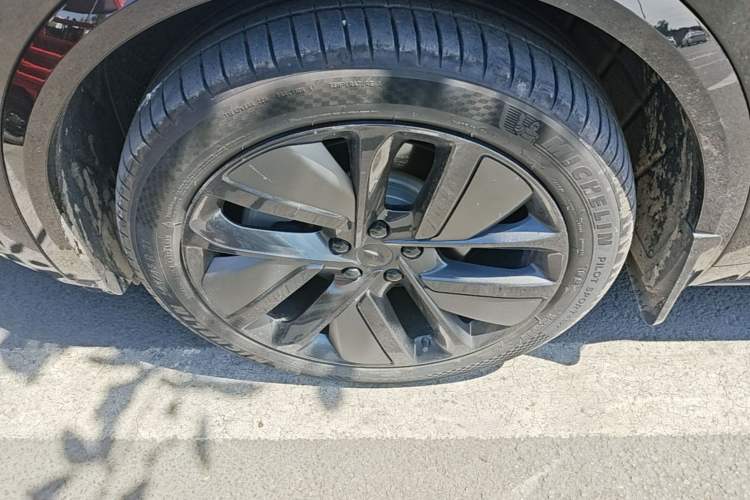 Used Li Auto L8 2024 Max Left Front Wheel Hub