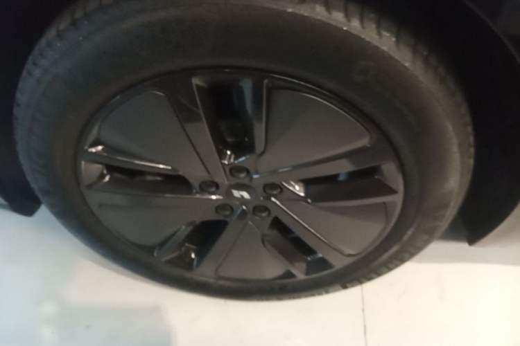 Used Li Auto L8 2024 Pro Model Left Front Wheel Hub