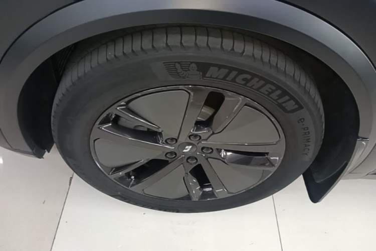 Used Li Auto L8 2024 Max Left Front Wheel Hub